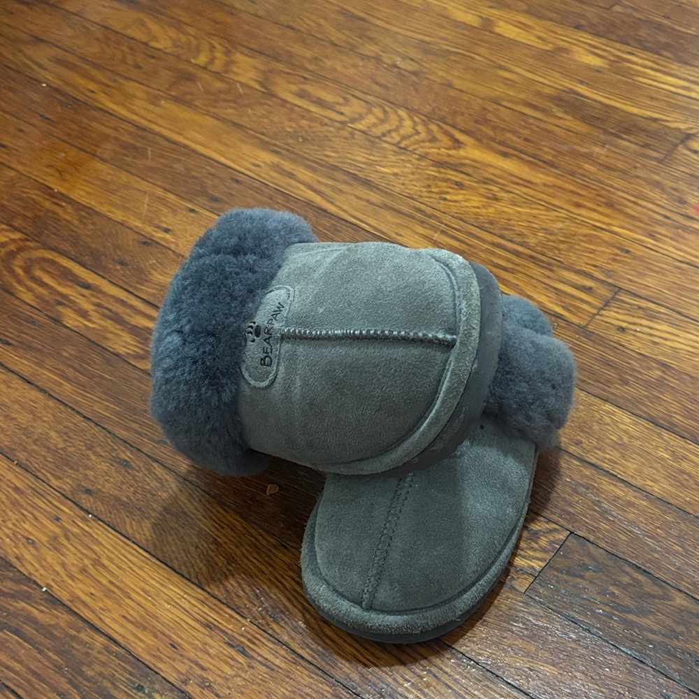 BearPaw Gray Suede Slippers - Picture 6 of 7